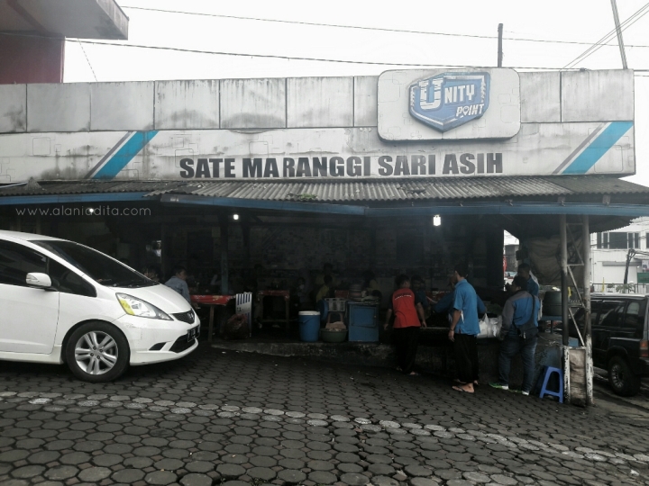Menikmati Sate Maranggi Sari Asih, Cipanas, Jawa Barat | alaniadita